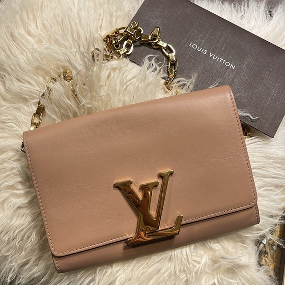 This LV Louise Chain GM in Beige,beautiful and 100% authentic. Perfect condition - Picture 2 of 12